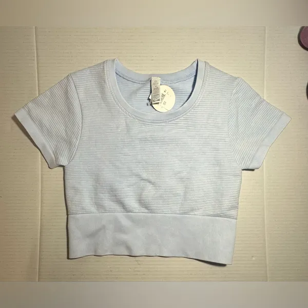Offline By Aerie Crop Top Women's Size Small P Lined Light Blue Stretch Seamless - Image 3