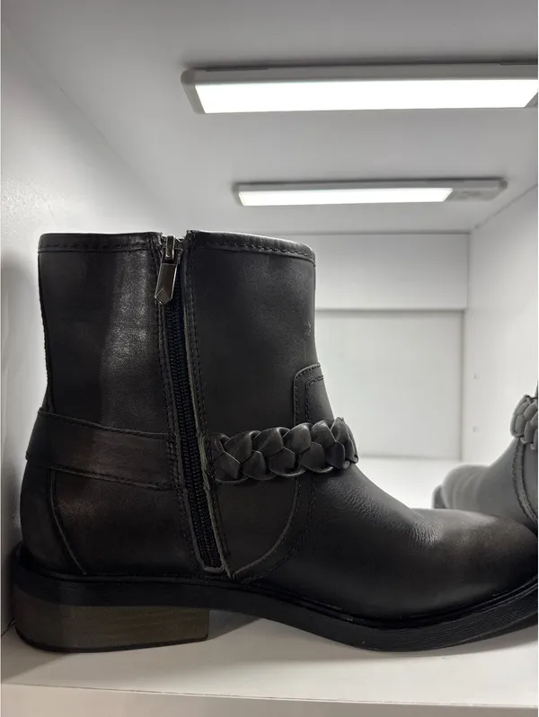 Crown Vintage Black Leather Ankle Boots with Braided Strap - Image 9