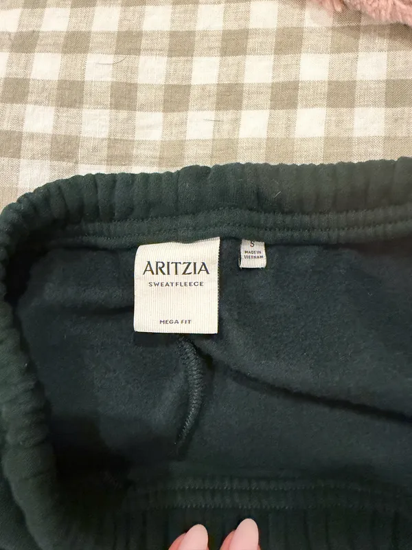 Aritzia Green Sweatpants - Image 2