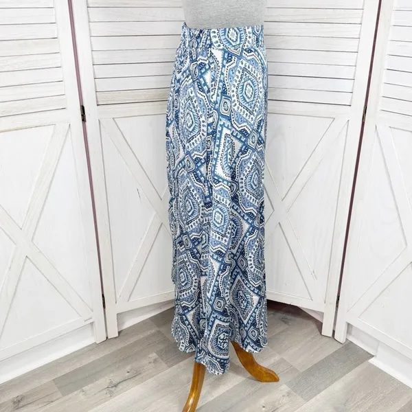 Metrowear Satin Mosaic Print Midi Skirt Blue White‎ Medium - Image 3