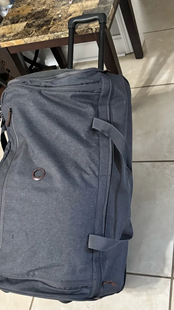 Delsey Paris Large Gray Travel Deffel Bag Soft Sided Luggage Multiple Pocket - Image 7