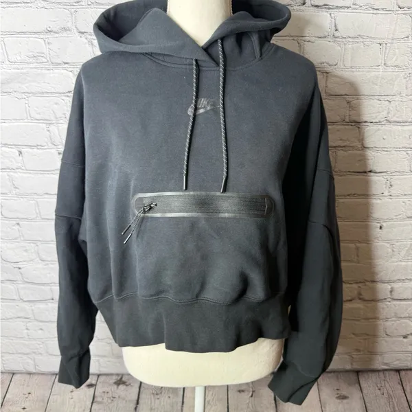 Nike women’s NSW tech fleece oversized crop sweatshirt medium - Image 4