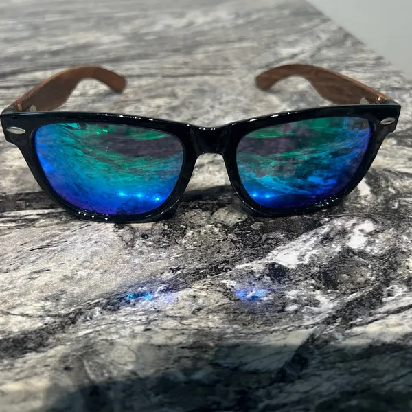 Stylish Sunglasses with Blue Lenses - Image 4