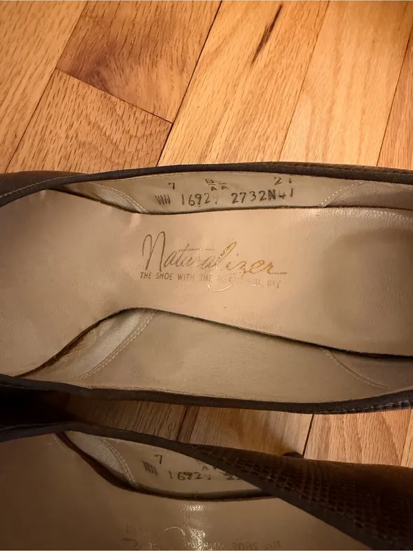 Naturalizer Authentic Alligator Skim Pumps Size 7 Vintage - Image 5