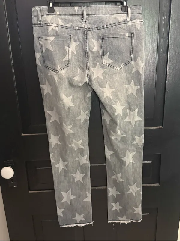 easel Gray Star-Print Skinny Jeans with Distressed Detail - Image 3