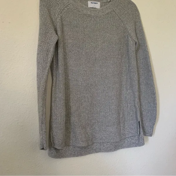 Old Navy Light Grey Knit Sweater Size Small Hole - Image 4