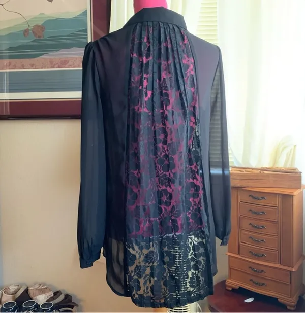 TCEC Black Sheer Button-Up Blouse size S/M - Image 13