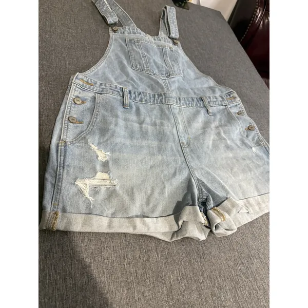Old Navy women's light wash denim shortalls L 3" inseam button 5-pocket - Image 3