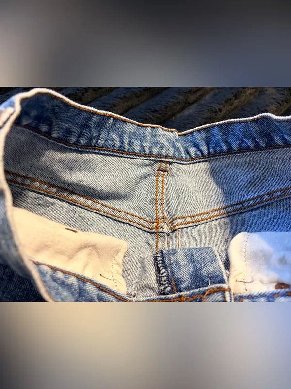 Vintage Big Time Fashion Classic Light Wash Denim Shorts - Image 3