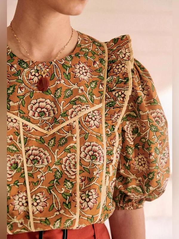 Sezane Angeline Blouse in Ochre Floral Print Size 4 - Image 2