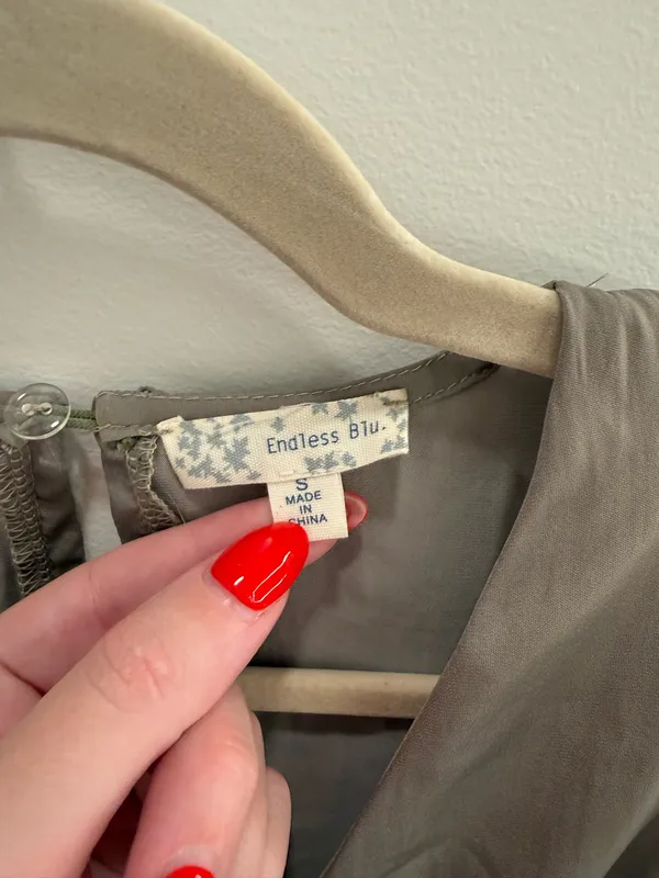 Boutique Olive Green Maxi Dress Size Small - Image 4