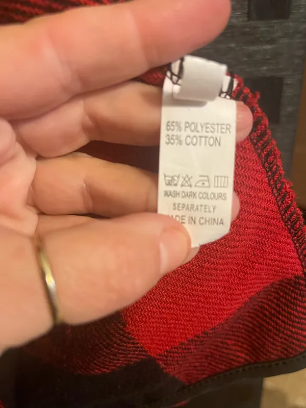 Super Cute Black and Red Buffalo Check Sleeveless Open Front Vest Size Medium - Image 5