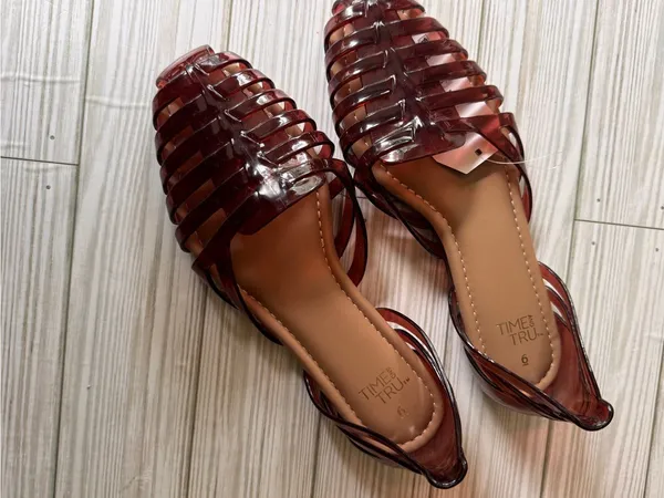 Time and Tru Women's Huarache Jelly Sandals Flats Sz 6 NWT - Image 9