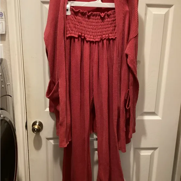 LG Red Ribbed Knit Top Size M - Image 2