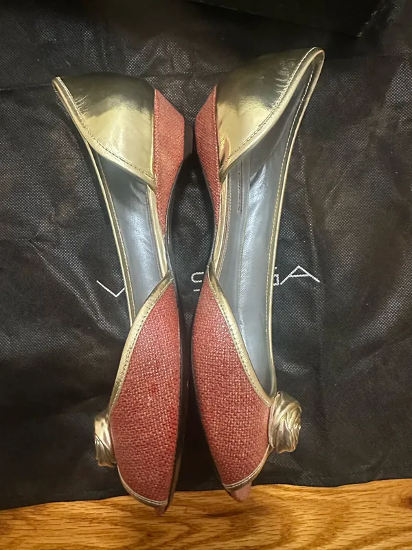 Vintage Via Spiga Leather Tweed Gold Rose Peep Toe Flats - Image 3