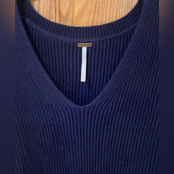 Free People‎ Navy Blue Allure Rib Knit Slouchy V-Neck Pullover Sweater Size XS - Image 9