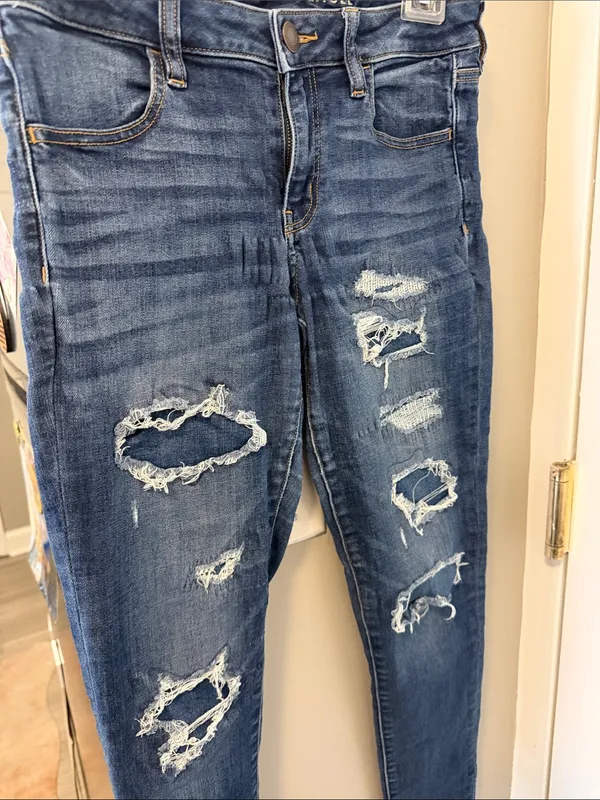 American Eagle Next Level Stretch Distressed Jeggings Sz 6R / Medium Wash - Image 4