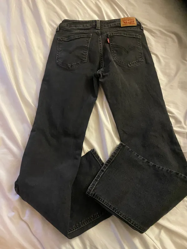 Levi's Low-Rise Bootcut Jeans - Image 4