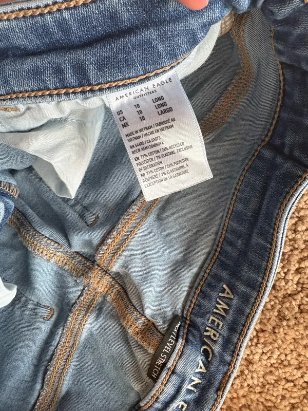 American Eagle Jeans - Image 3