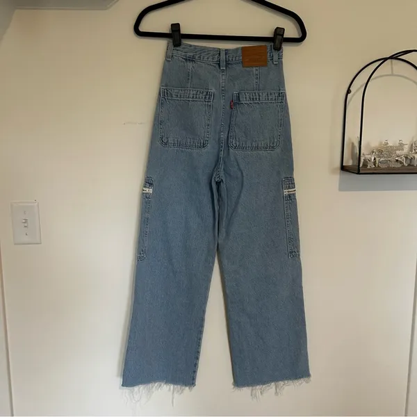 Levi’s High Loose Premium Wide‎ Leg Cargo Utility Style Zipper Pocket Jeans 23 - Image 2