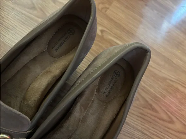 Giani Bernini Taupe Suede Block Heel Loafers Size 8.5M - Image 8