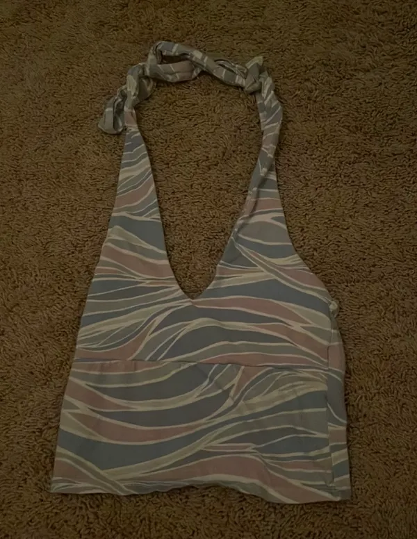 Hollister Cropped Shirt - Image 2