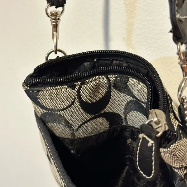 Coach cross body purse - Image 6