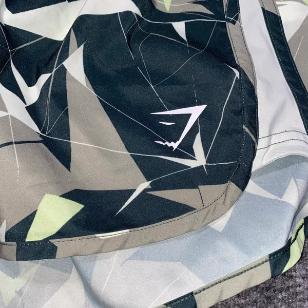 Gymshark Training Loose Fit Shorts 2.5” Size Small Light Green Print - Image 5
