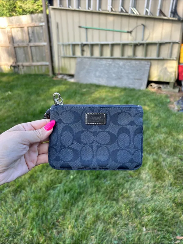 Navy coach wristlet spring, summer, wallet, purse, casual‎ little leather brown - Image 9