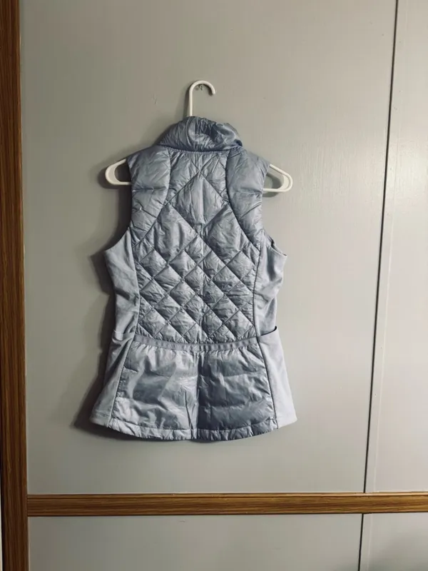 Lululemon Athletica Pastel Light Blue Down For A Run Vest Size 6 - Image 9