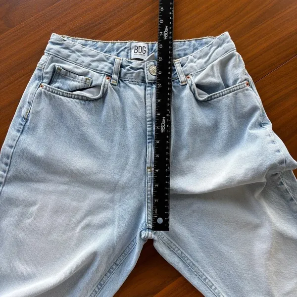BDG Urban Outfitters Light Wash Mom Jeans High Waist Straight Leg W28 - Image 14