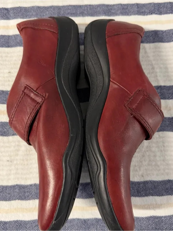 Clarks Artisan Red Leather Mary Jane Comfort Shoes Women’s 9.5M - Image 4