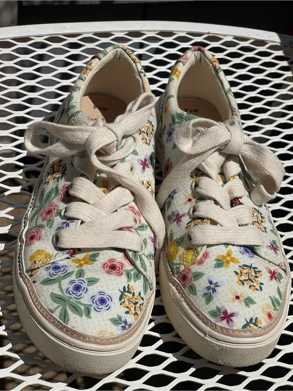 Toms sneakers floral design shoes size 7.5 women’s spring - Image 3