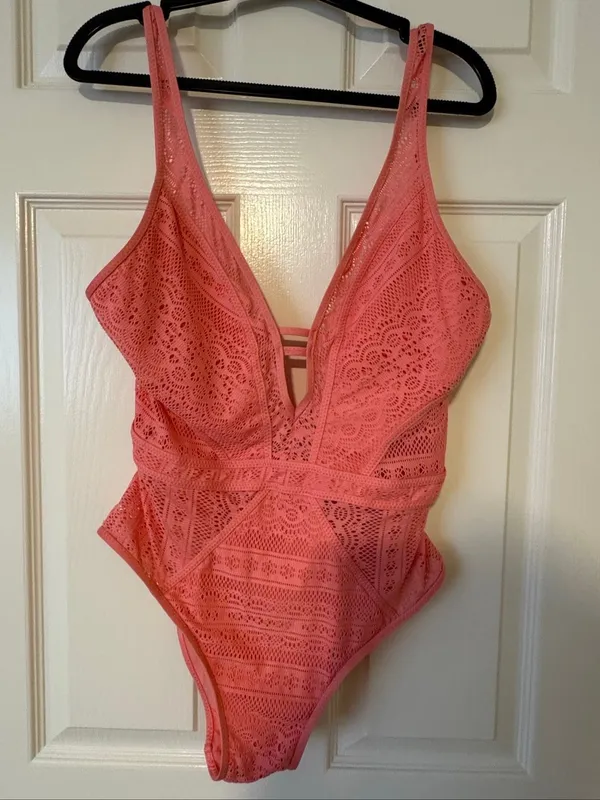 BECCA Rebecca Virtue Reveal Crochet Plunge One Piece Swimsuit Coral L - Image 3