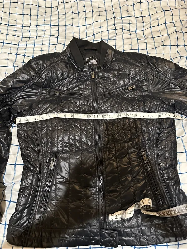 The North Face Glossy Black Quilted Jacket - Image 6