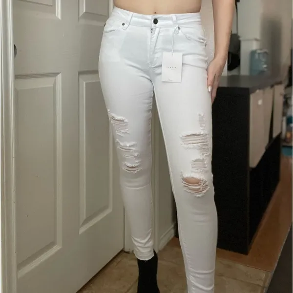 Kancan Vanessa Mid Rise‎ Distressed Raw Hem Ankle Skinny Jeans in White NEW - Image 3