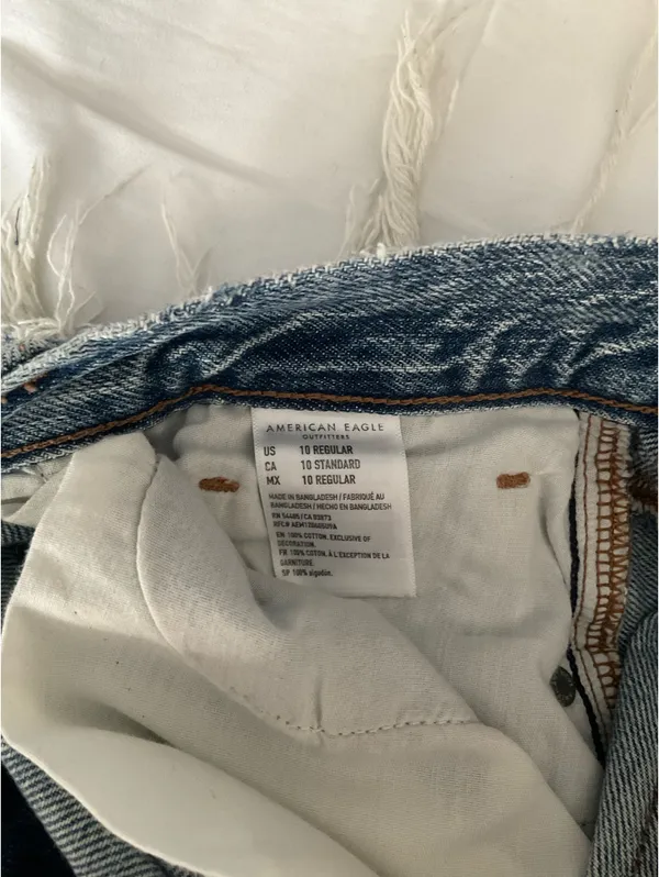 American Eagle Mom Jeans  - Image 2