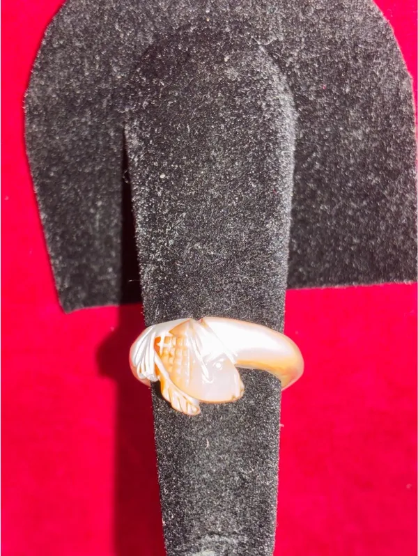 Vintage Hand-Carved Natural Shell Fish Ring Sz 5.5 - Image 4