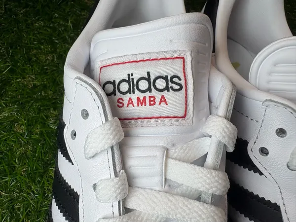 Adidas Samabas men’s 7, women’s 8 white and black - Image 6