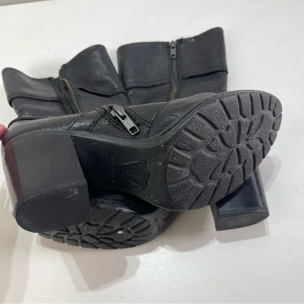 Born Boots Wmn 7.5 Gilary Blck Pebbled Leather Moto Block Heel Biker Belt Strap - Image 7