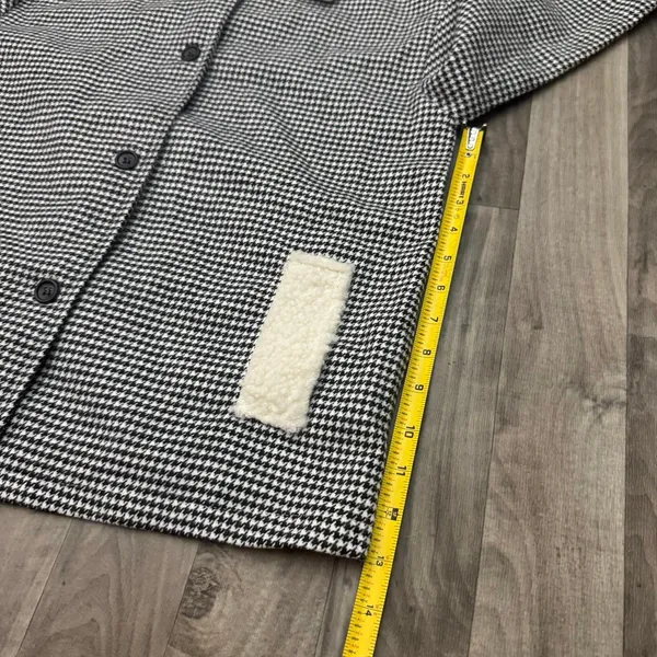 Houndstooth plaid Sherpa collar jacket black and white - Image 3