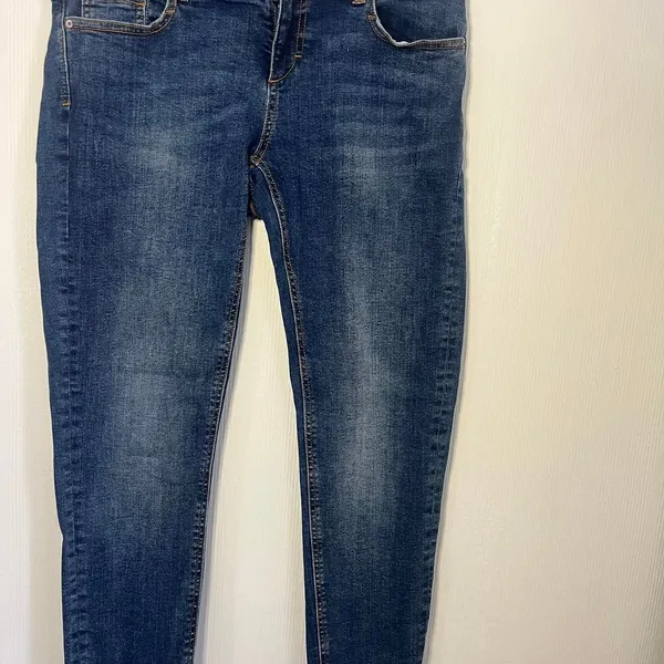 Zara basic  Women's Blue and Navy Jeans size 8 us - Image 2