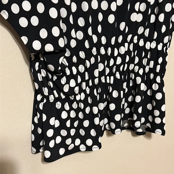 Zara plunging v neck black and‎ white polka dot print Top Size Medium - Image 7