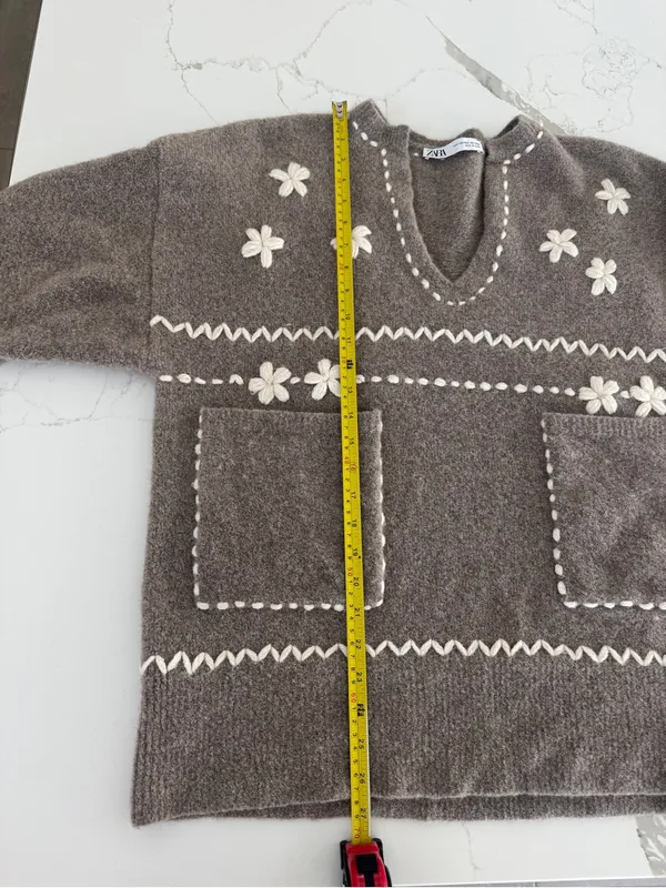 Zara Taupe V-Neck sweater - 77% wool & yak fiber - oversized slouchy style XS/S - Image 7