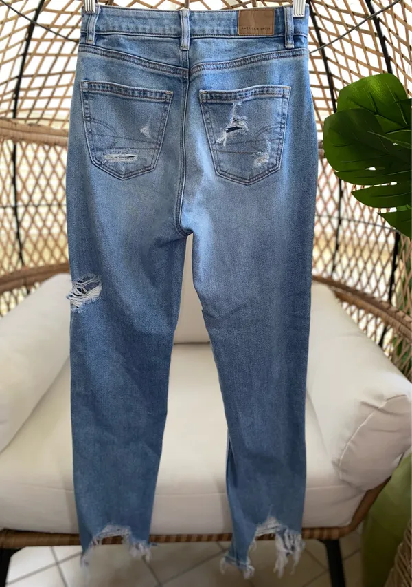American Eagle Outfitters women’s heavy distressed ripped mom jean size - Image 7