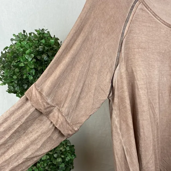 POL Tan Long Sleeve Casual Distressed Tee T Shirt L - Image 5