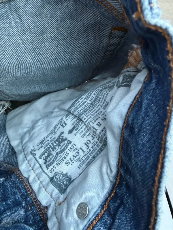 Levi’s Shorts Denim High-Rise Distressed - Image 5