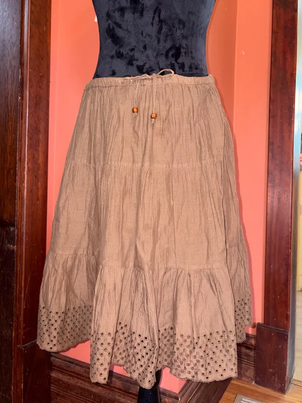 Brown Tiered Eyelet Hem Skirt Size undefined - Image 2