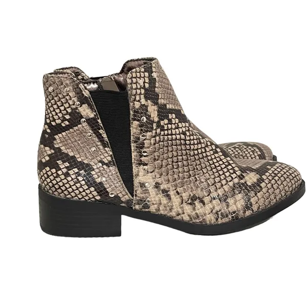 NWOT Steve Madden Snakeskin Booties with Silver Stud Accents 5 - Image 4