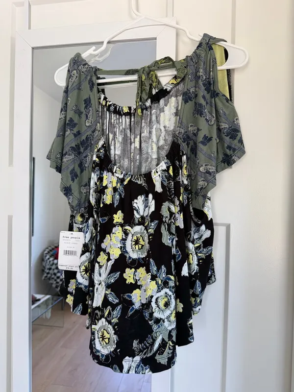 NWT Free People Baja Babe Cold Shoulder Floral Print Top Black Combo Size Medium - Image 7